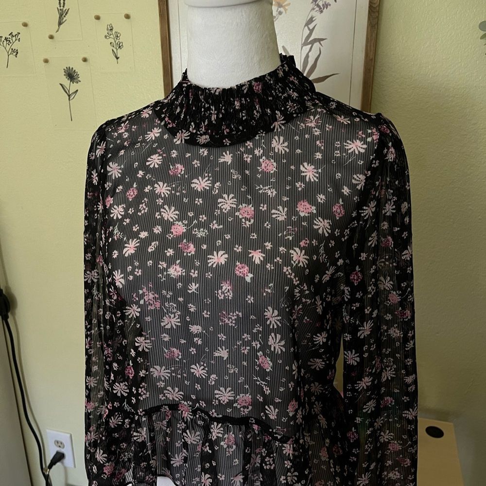 BCBGeneration Sheer Floral Print Chiffon Smocked Top Coquette Feminine Size S - Picture 4 of 6